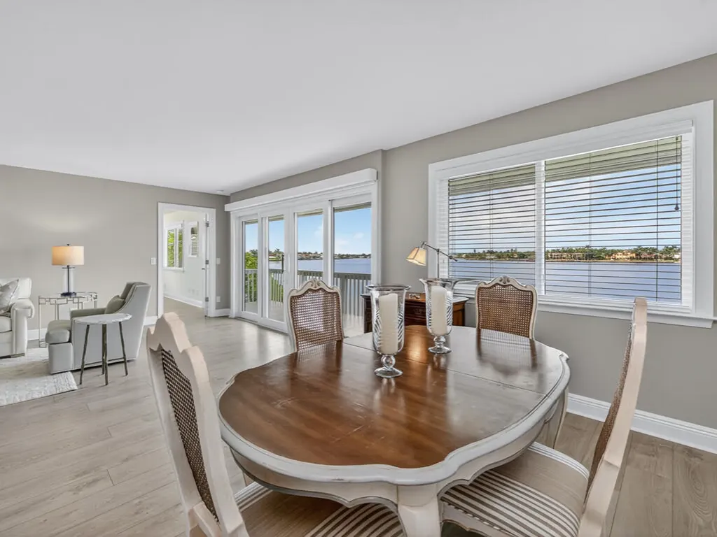 1302 Chesapeake Avenue Naples FL 34102