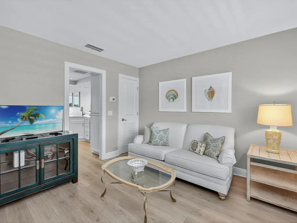 1302 Chesapeake Avenue Naples FL 34102