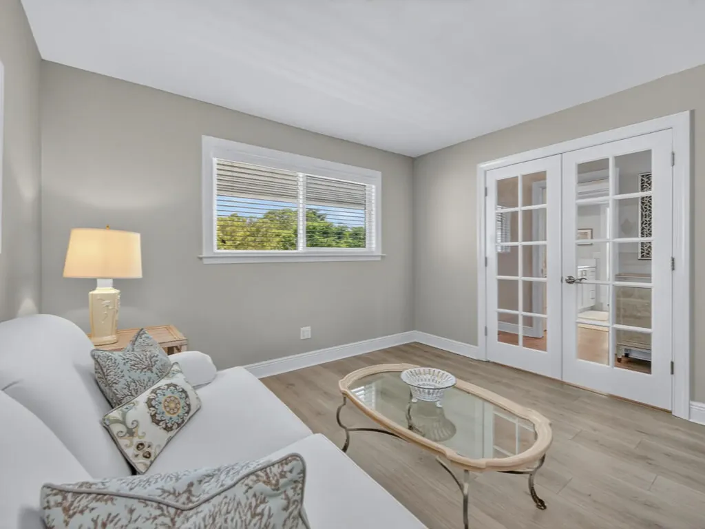 1302 Chesapeake Avenue Naples FL 34102