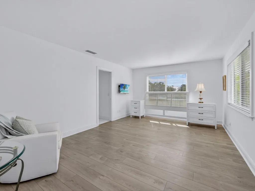 1302 Chesapeake Avenue Naples FL 34102