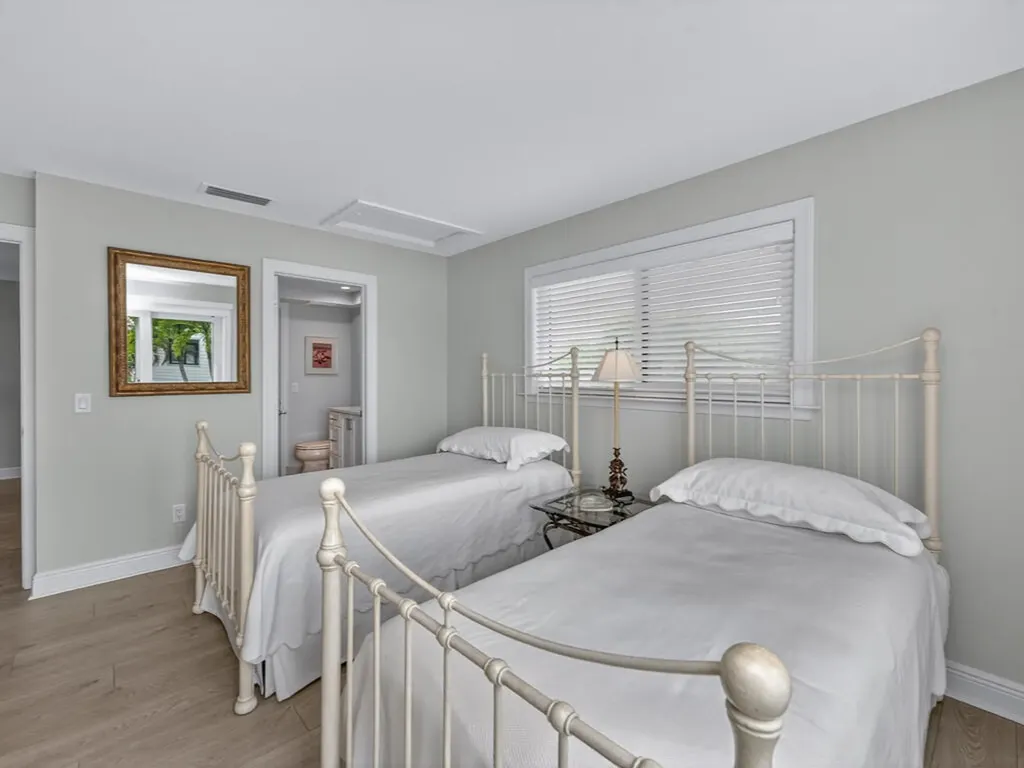 1302 Chesapeake Avenue Naples FL 34102