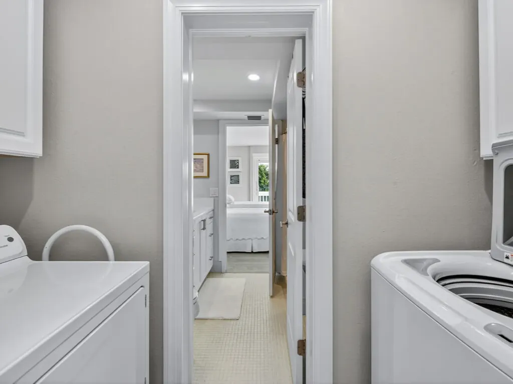 1302 Chesapeake Avenue Naples FL 34102