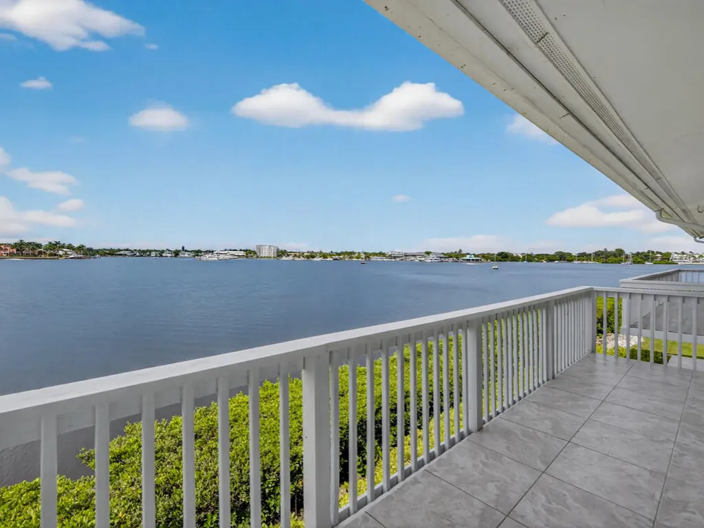 1302 Chesapeake Avenue Naples FL 34102