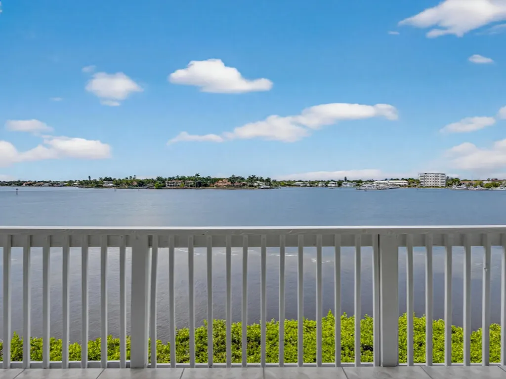 1302 Chesapeake Avenue Naples FL 34102