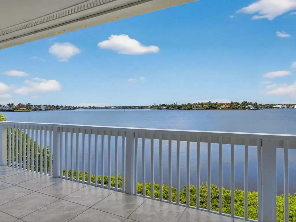 1302 Chesapeake Avenue Naples FL 34102