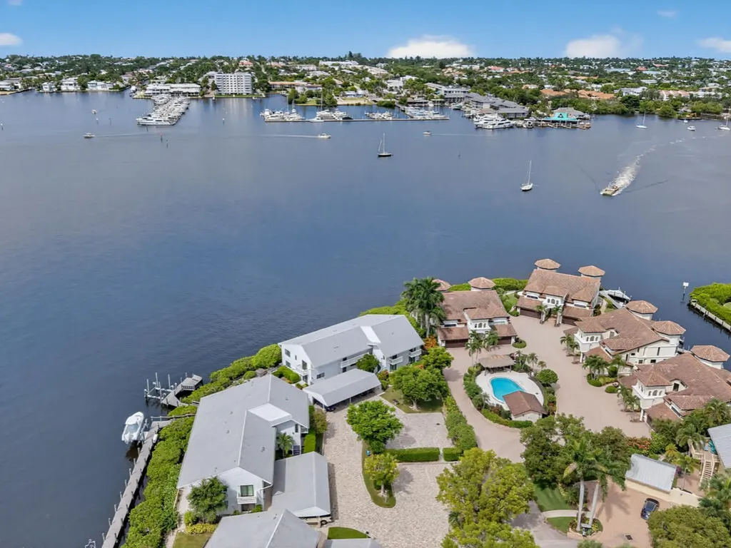 1302 Chesapeake Avenue Naples FL 34102