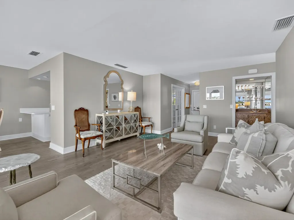 1302 Chesapeake Avenue Naples FL 34102