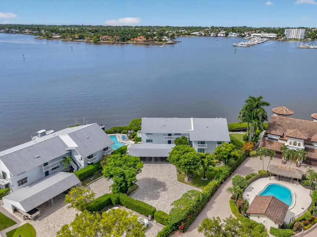 1302 Chesapeake Avenue Naples FL 34102