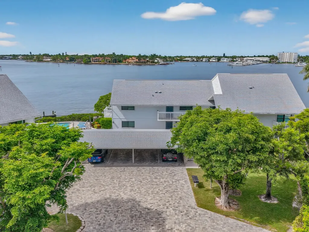 1302 Chesapeake Avenue Naples FL 34102