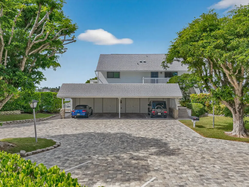 1302 Chesapeake Avenue Naples FL 34102