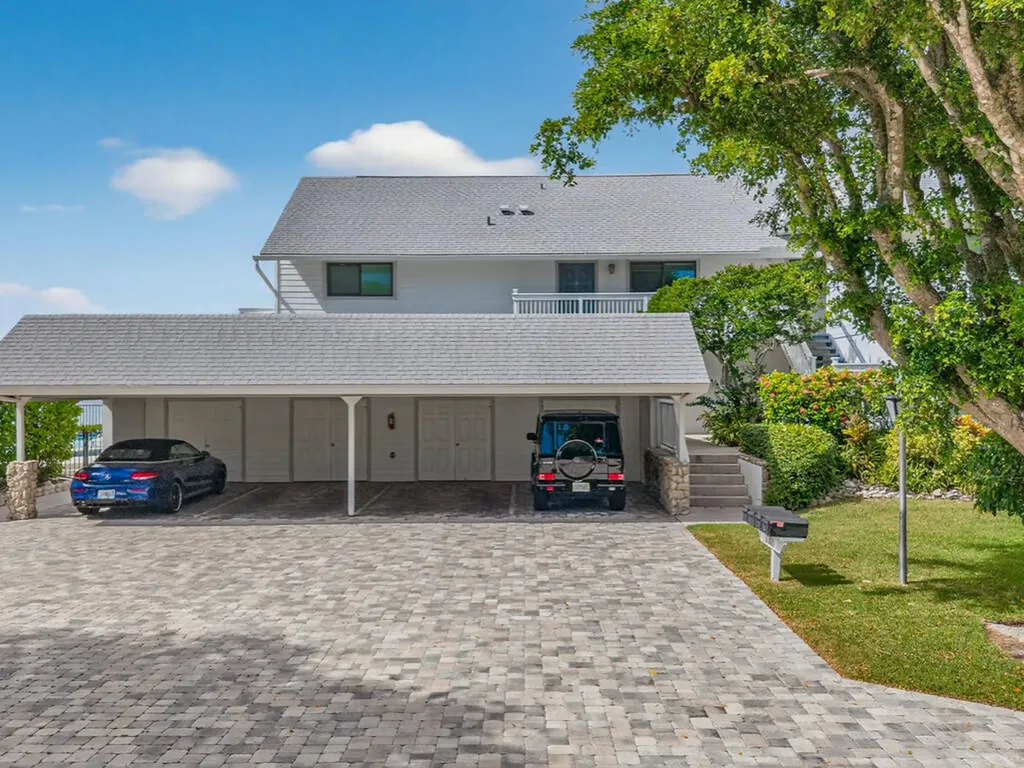 1302 Chesapeake Avenue Naples FL 34102