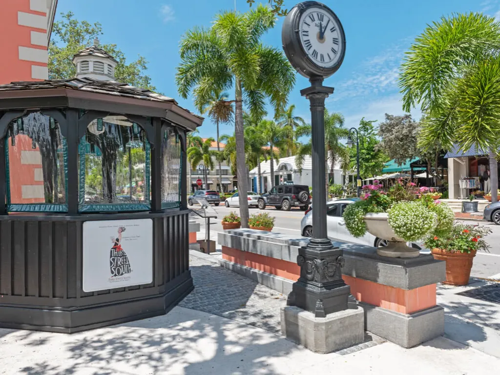 1302 Chesapeake Avenue Naples FL 34102