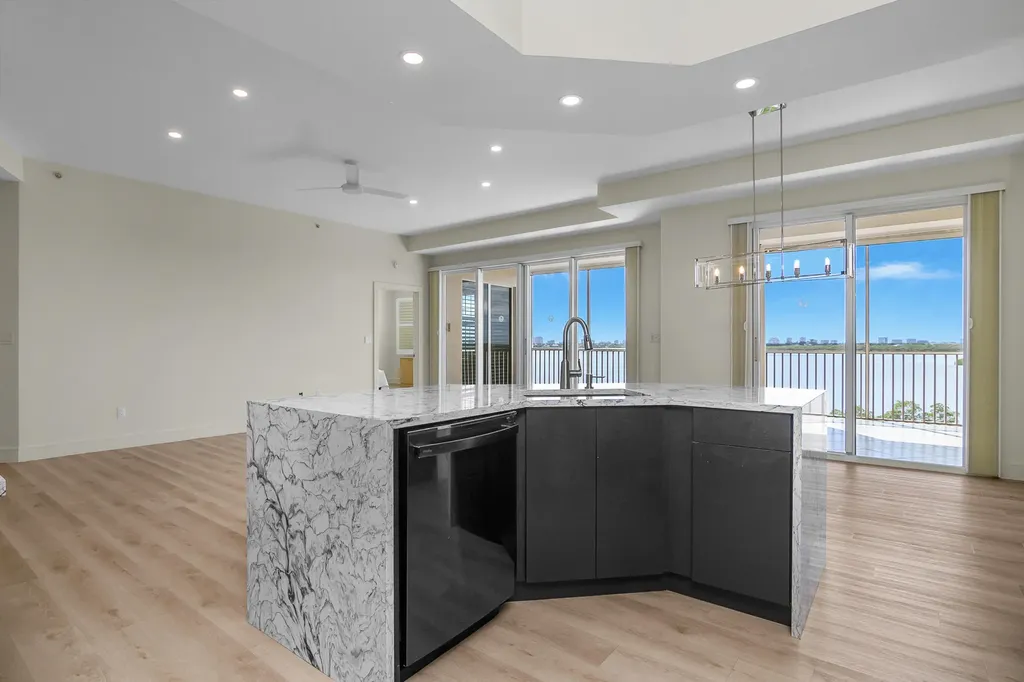 269 Vintage Bay Marco Island FL 34145