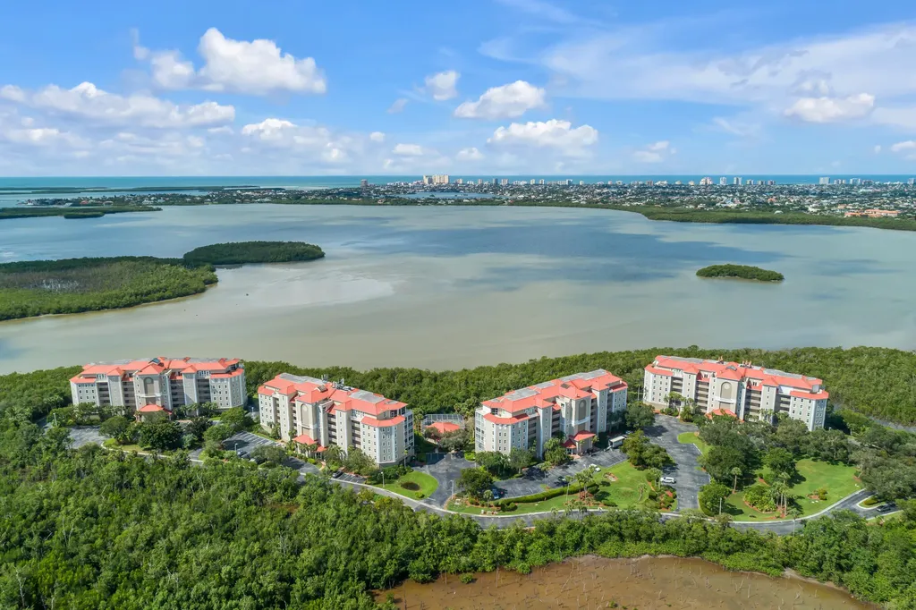 269 Vintage Bay Marco Island FL 34145