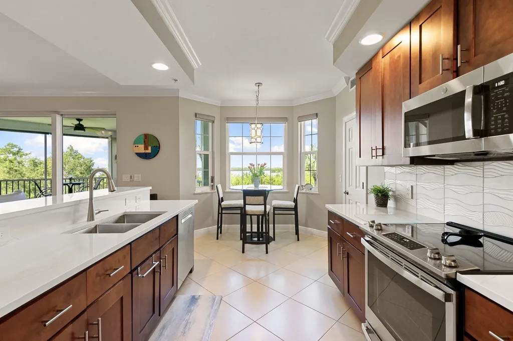 337 Vintage Bay Drive Marco Island FL 34145