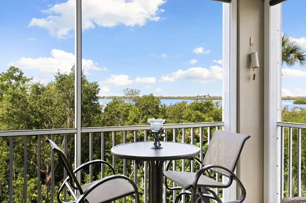 337 Vintage Bay Drive Marco Island FL 34145