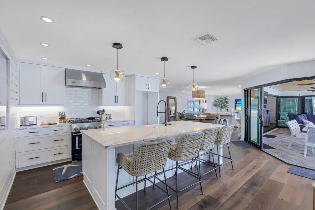 334 Polynesia Court Marco Island FL 34145