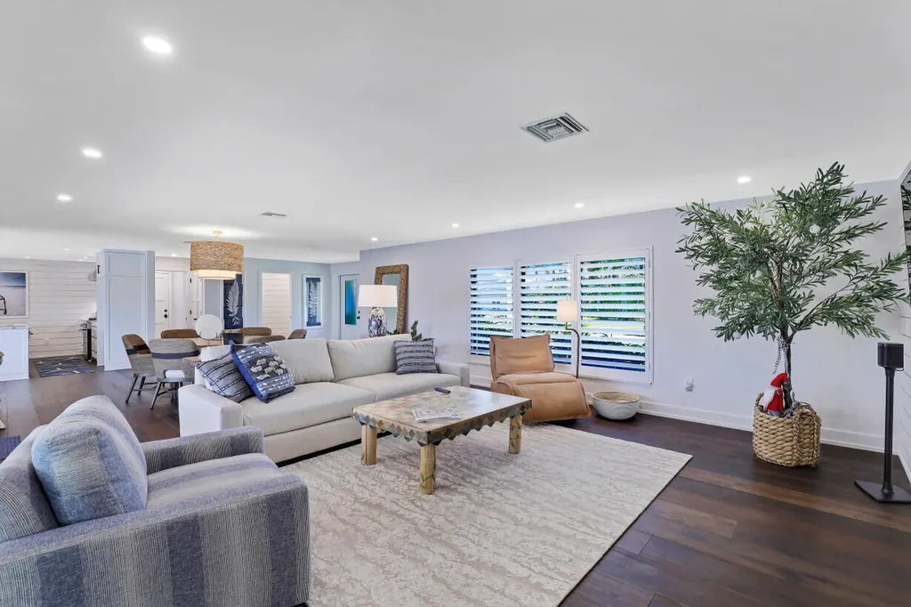 334 Polynesia Court Marco Island FL 34145