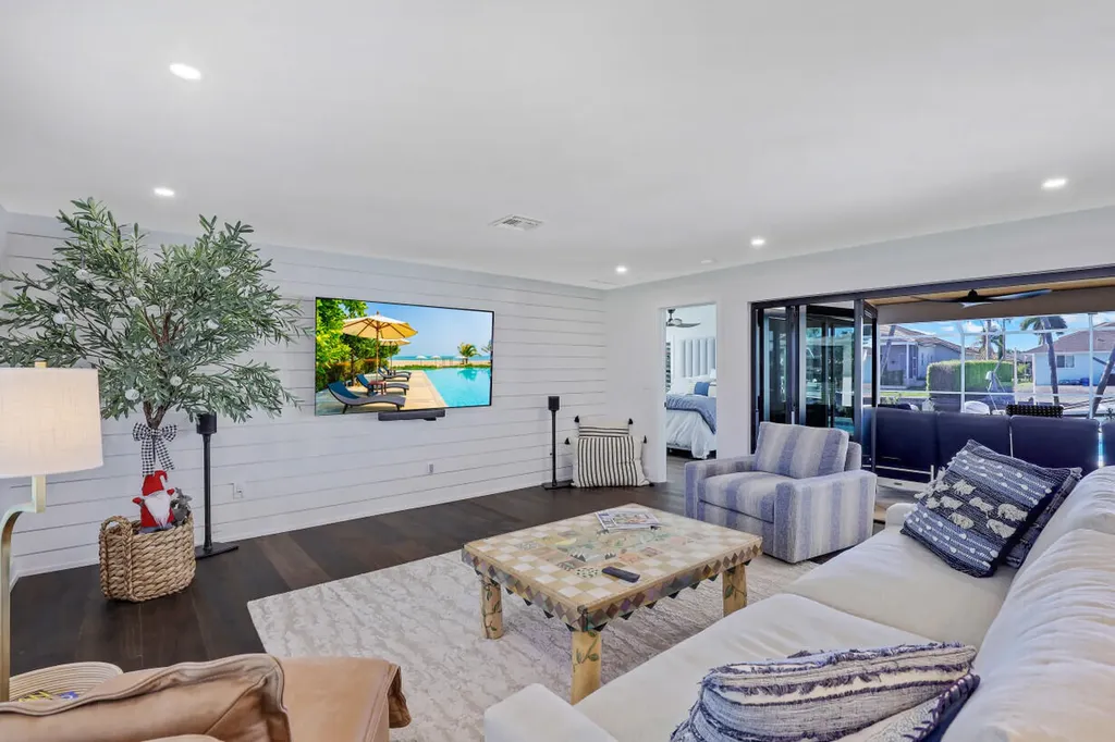 334 Polynesia Court Marco Island FL 34145