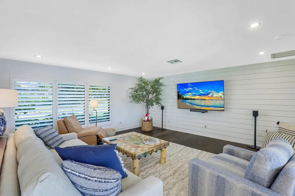 334 Polynesia Court Marco Island FL 34145