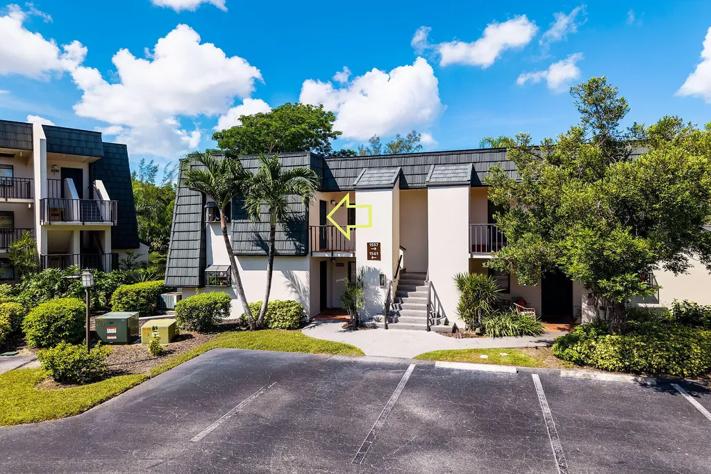 1561 Oyster Catcher Point Naples FL 34105