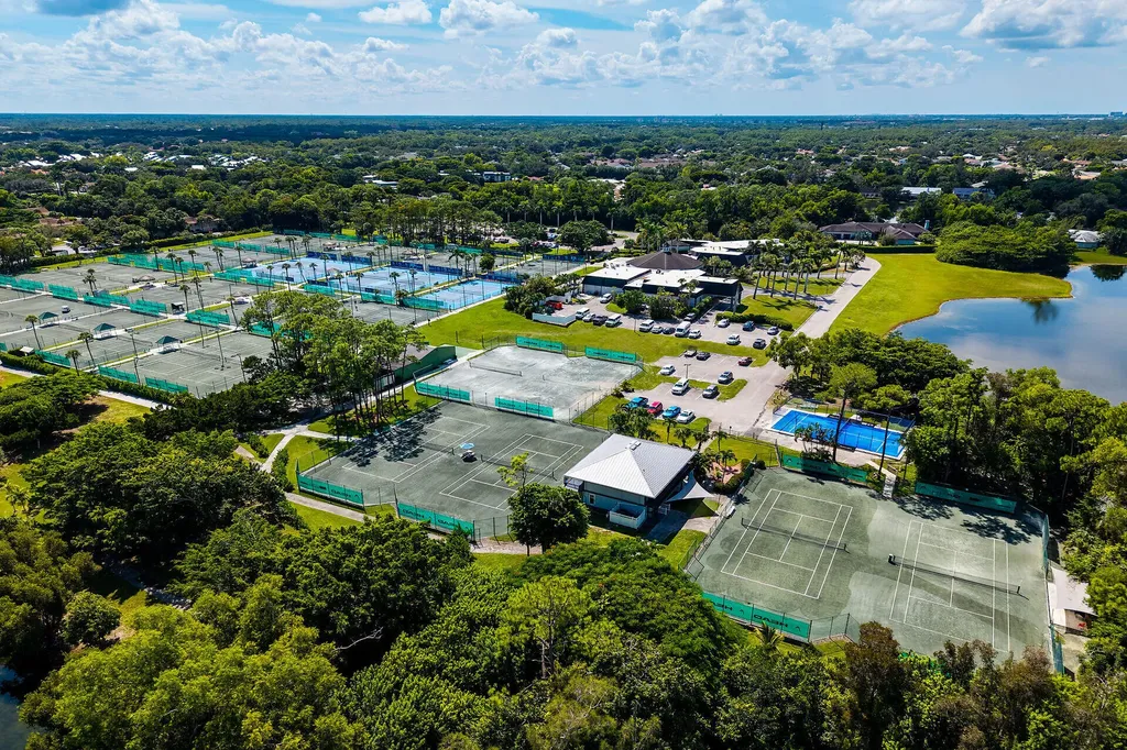 1561 Oyster Catcher Point Naples FL 34105