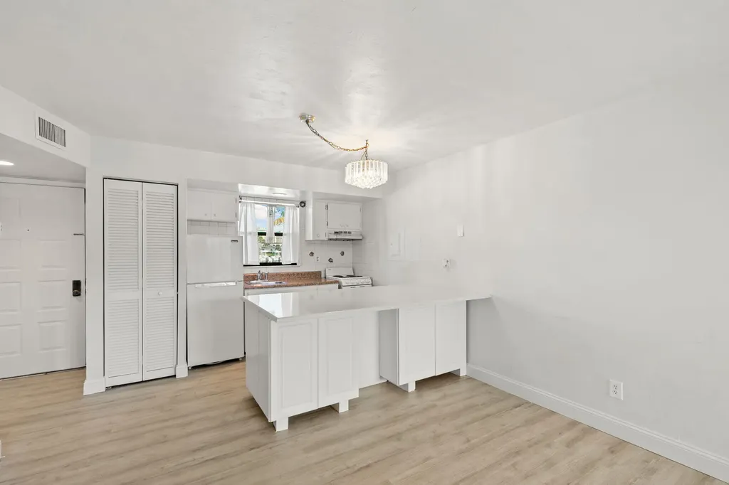 1031 Anglers Cove Marco Island FL 34145