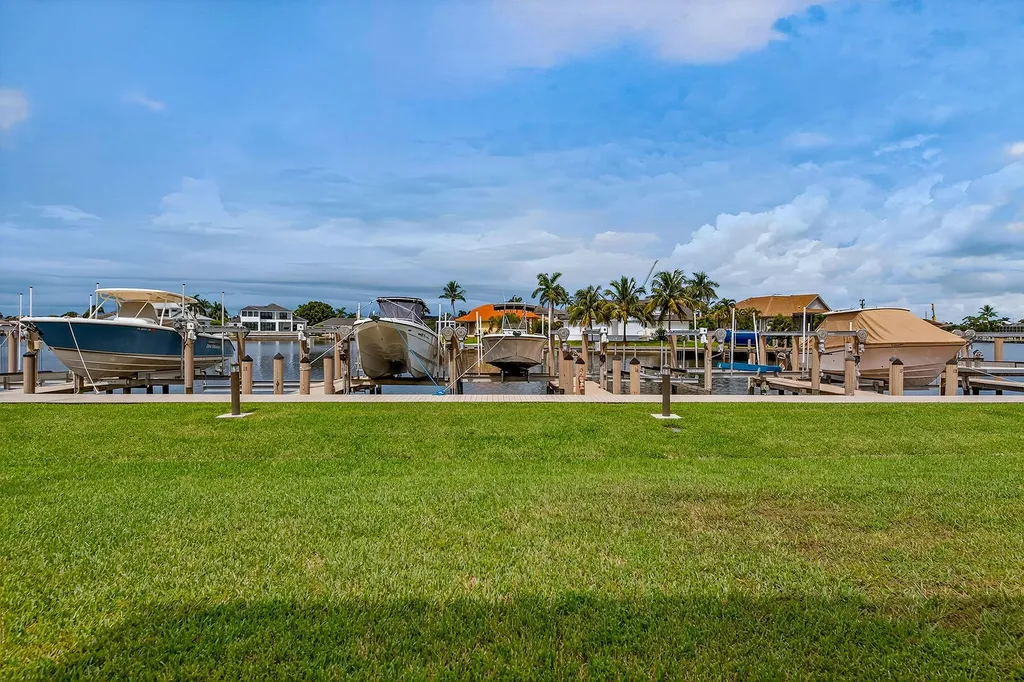 214 Waterway Marco Island FL 34145