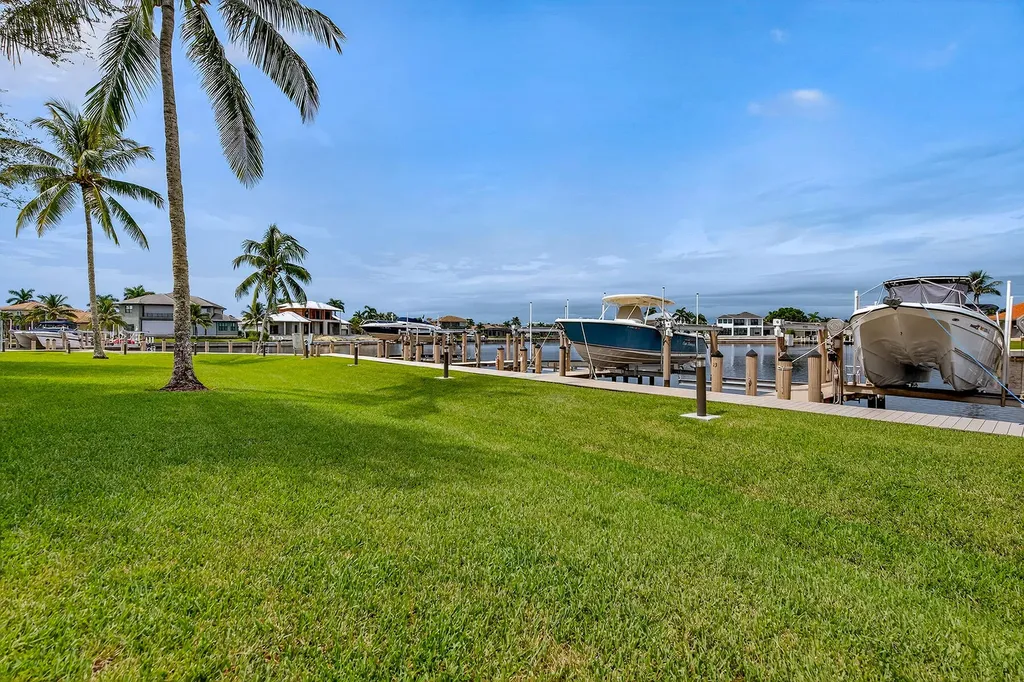 214 Waterway Marco Island FL 34145