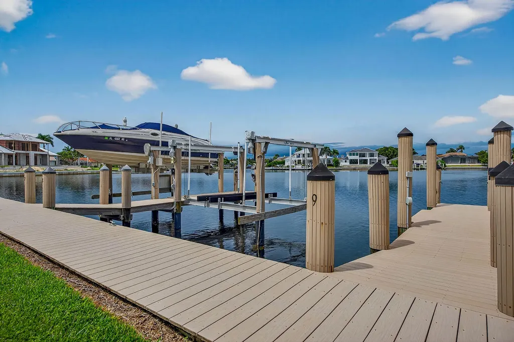 214 Waterway Marco Island FL 34145