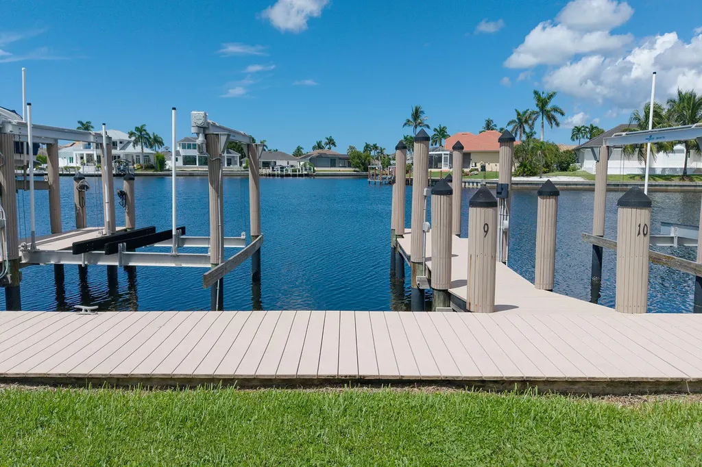 214 Waterway Marco Island FL 34145