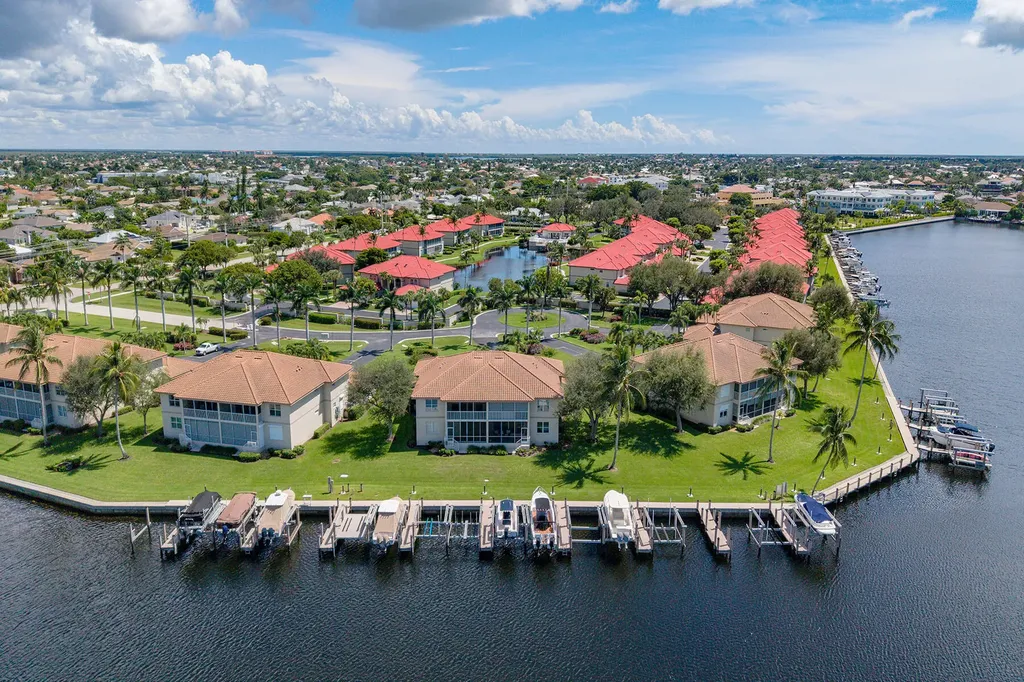 214 Waterway Marco Island FL 34145