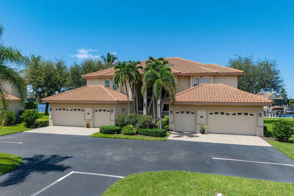 214 Waterway Marco Island FL 34145