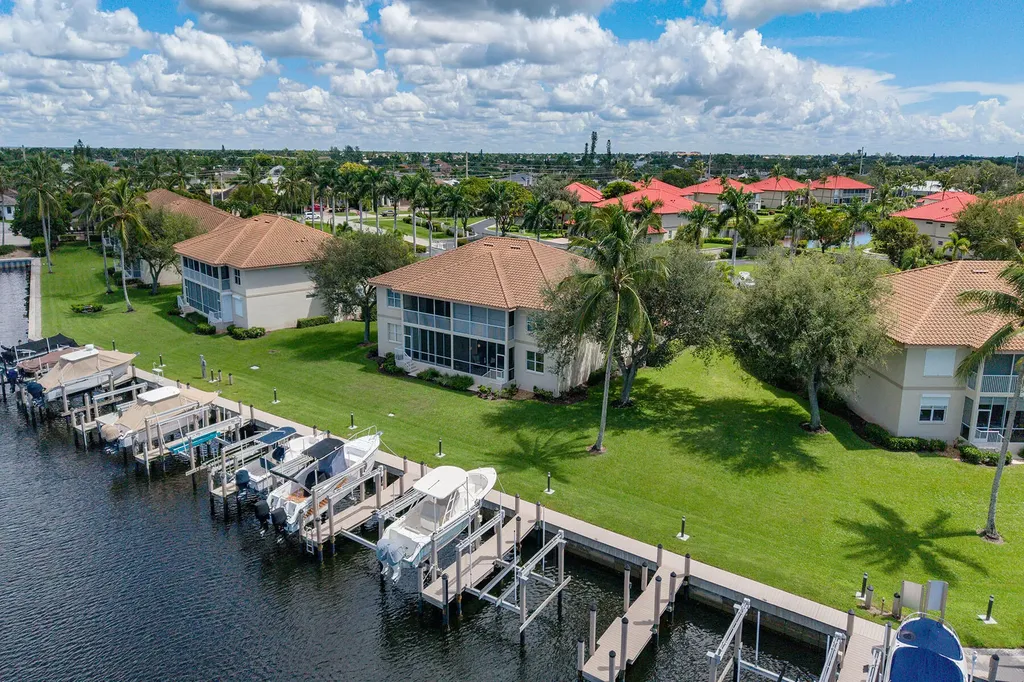 214 Waterway Marco Island FL 34145