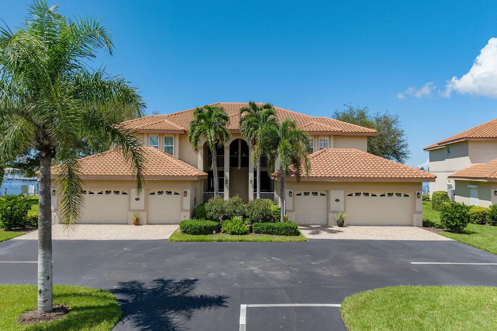 214 Waterway Marco Island FL 34145