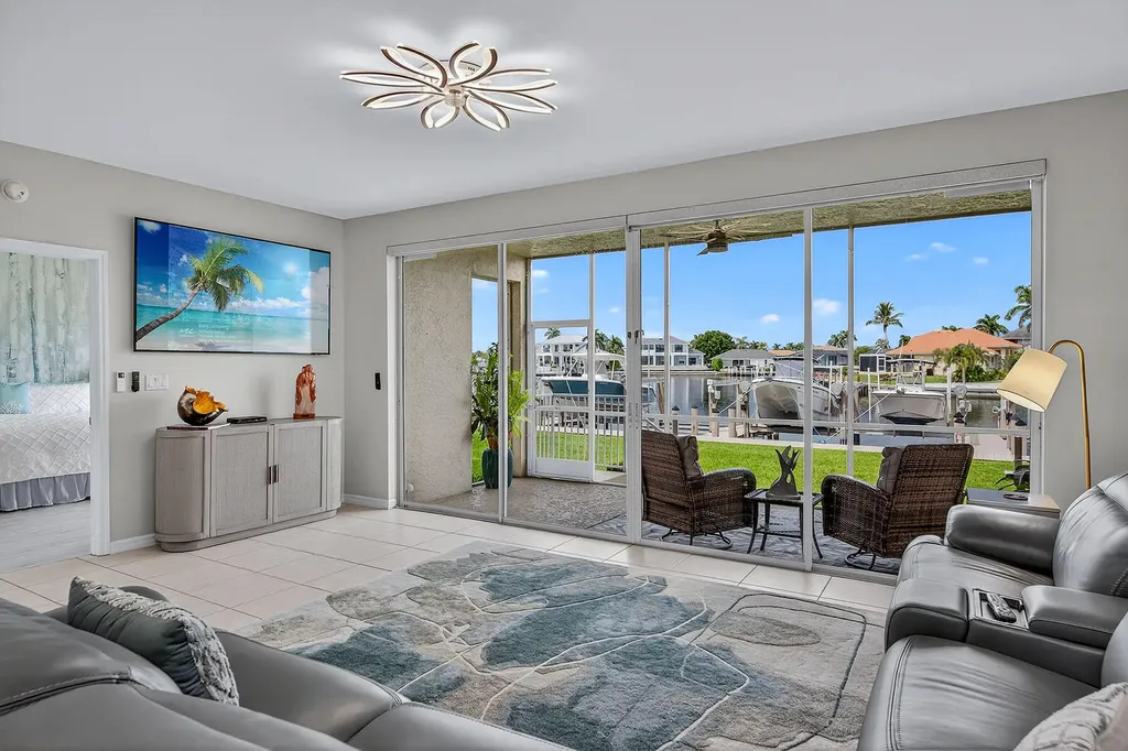 214 Waterway Marco Island FL 34145