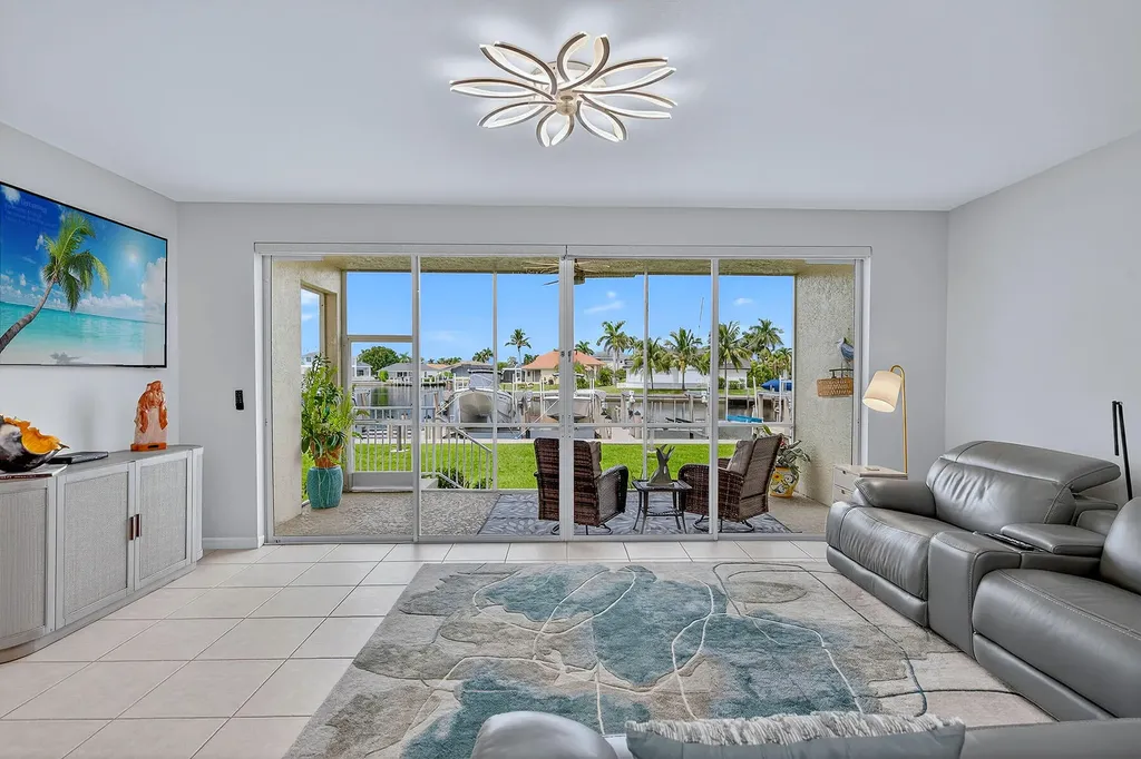 214 Waterway Marco Island FL 34145