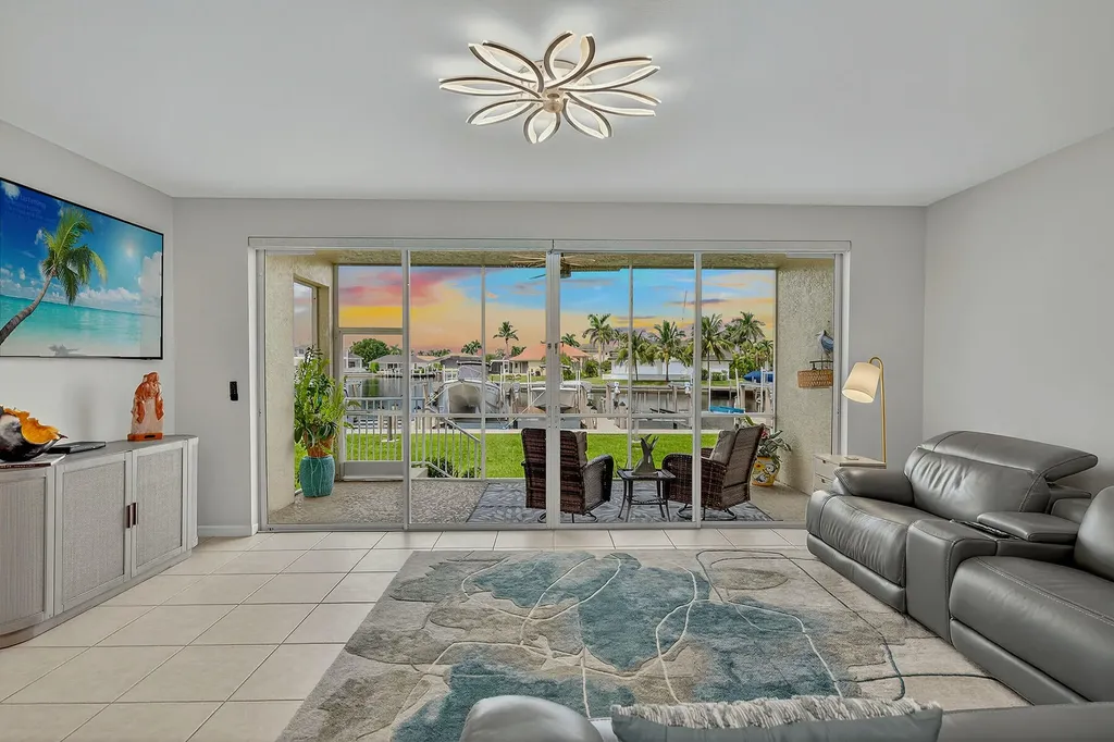 214 Waterway Marco Island FL 34145