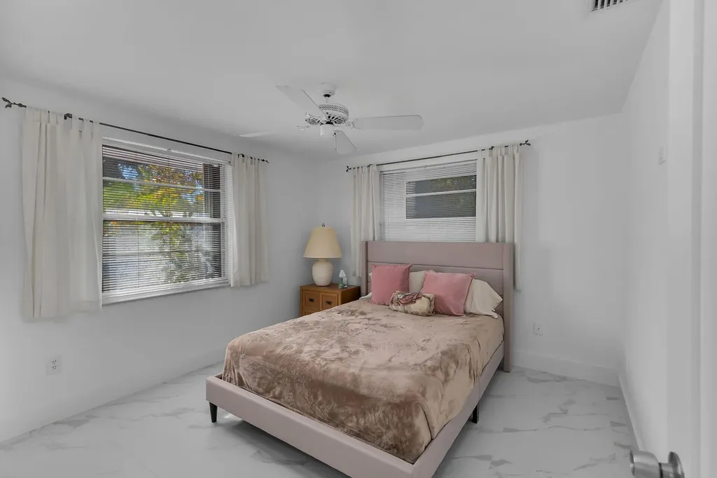 178 Torrey Pines Naples FL 34113