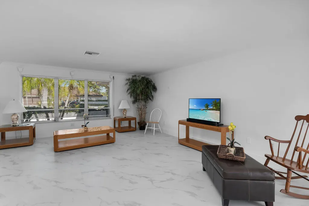 178 Torrey Pines Naples FL 34113