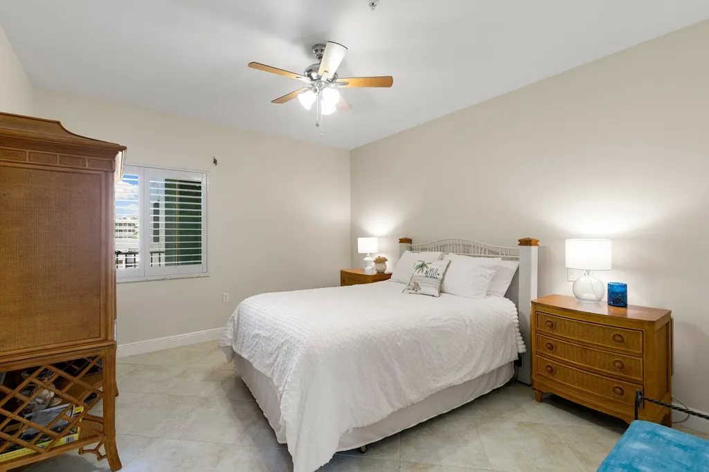 907 Panama Court Marco Island FL 34145