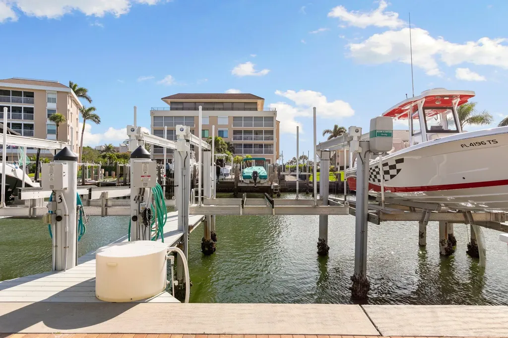 907 Panama Court Marco Island FL 34145