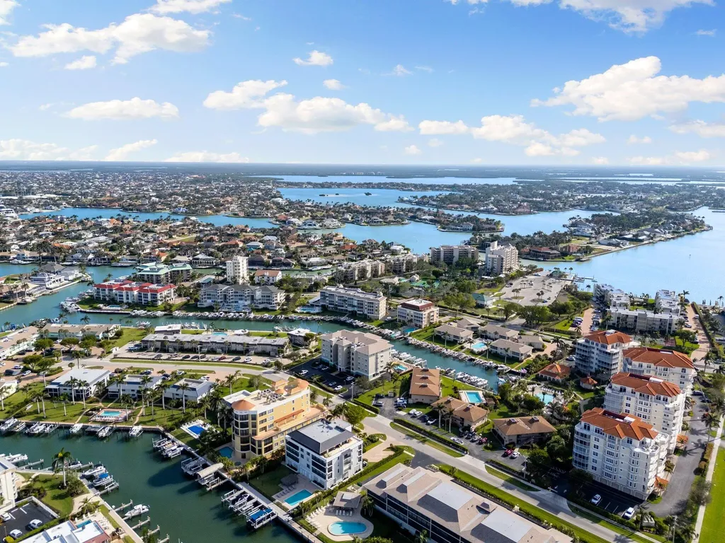 907 Panama Court Marco Island FL 34145