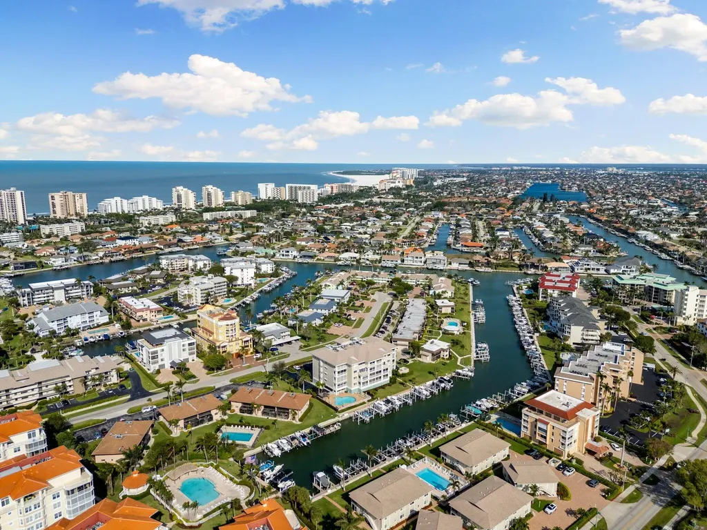 907 Panama Court Marco Island FL 34145