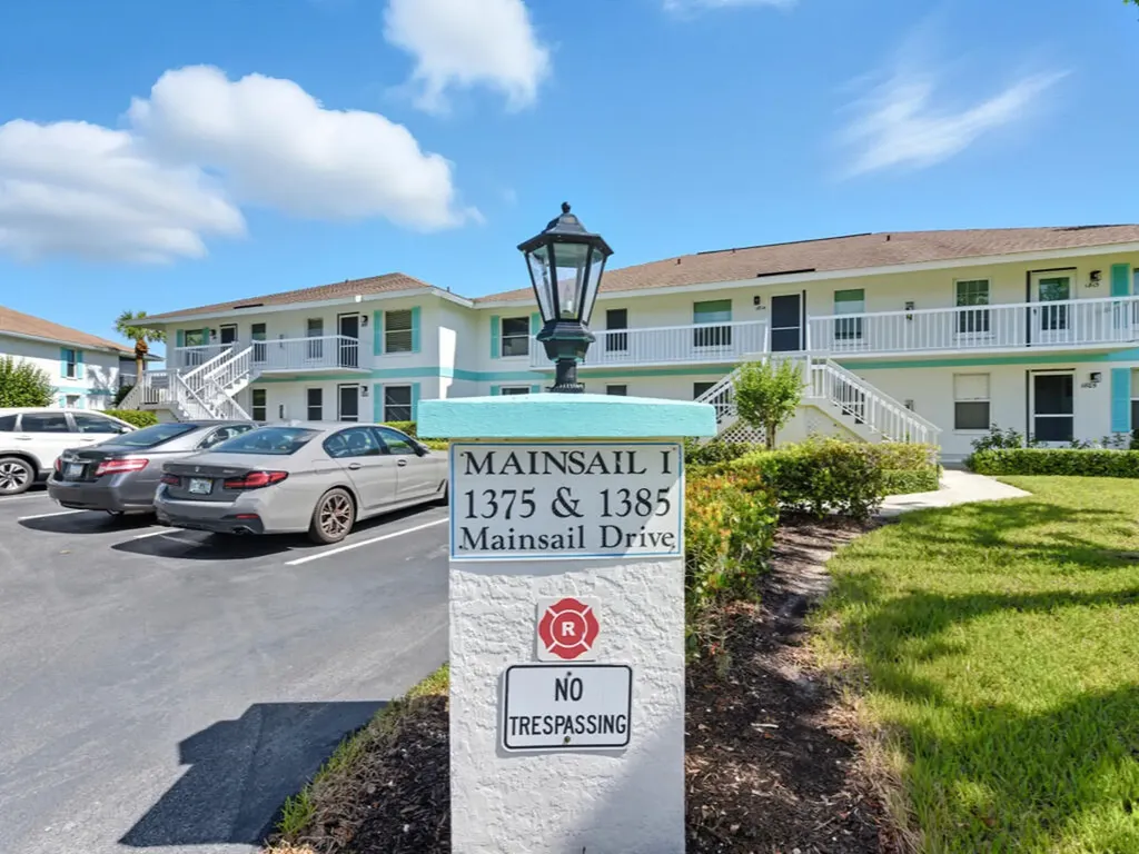 1385 Mainsail Drive Naples FL 34114