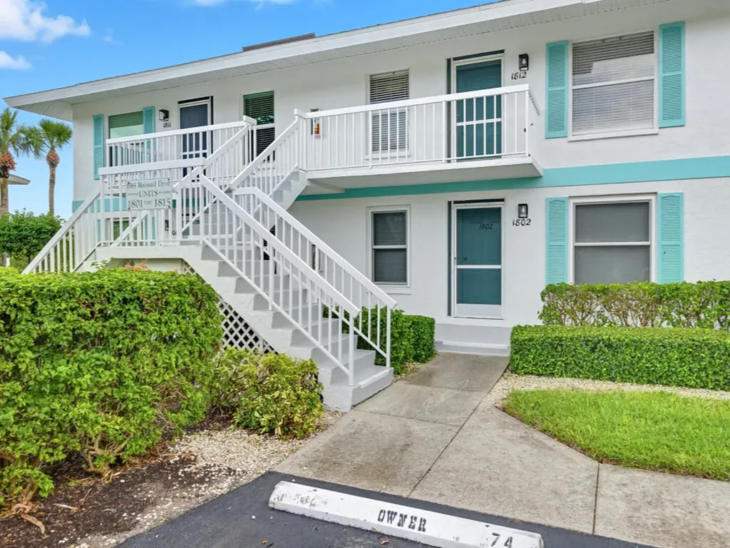 1385 Mainsail Drive Naples FL 34114