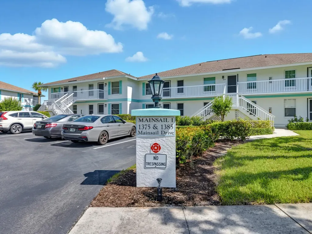 1385 Mainsail Drive Naples FL 34114