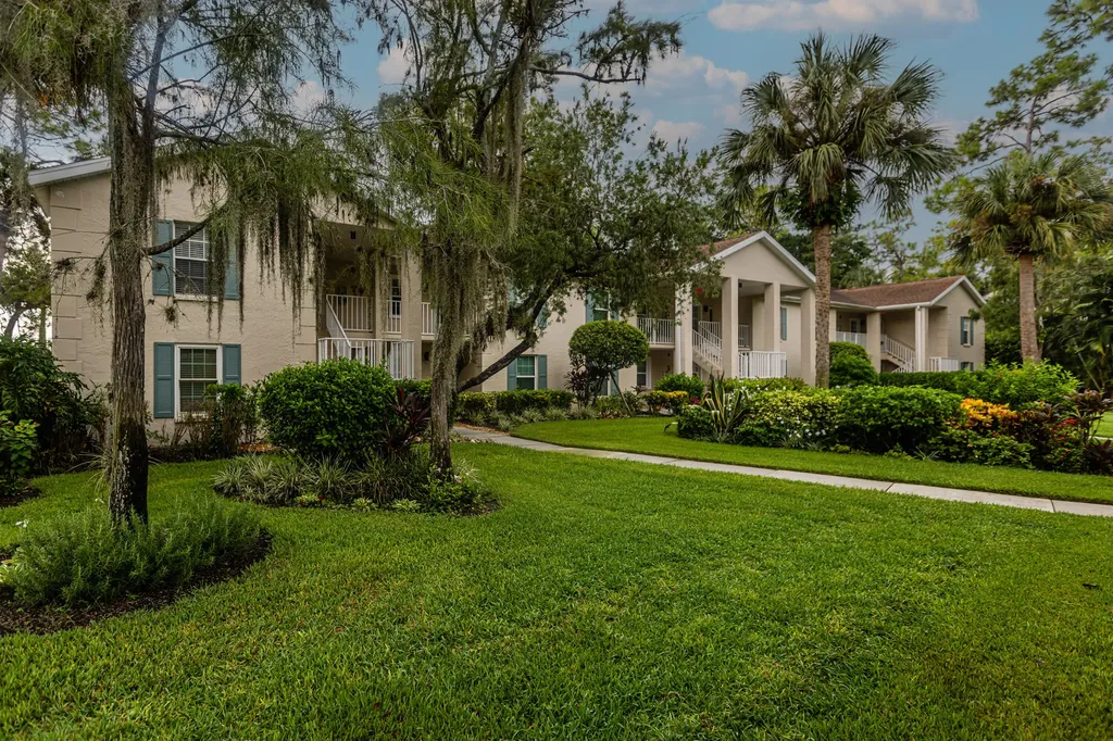1708 Kings Lake Naples FL 34112