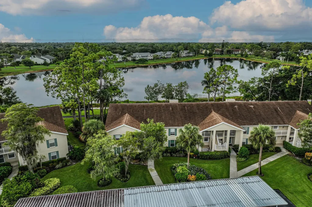 1708 Kings Lake Naples FL 34112