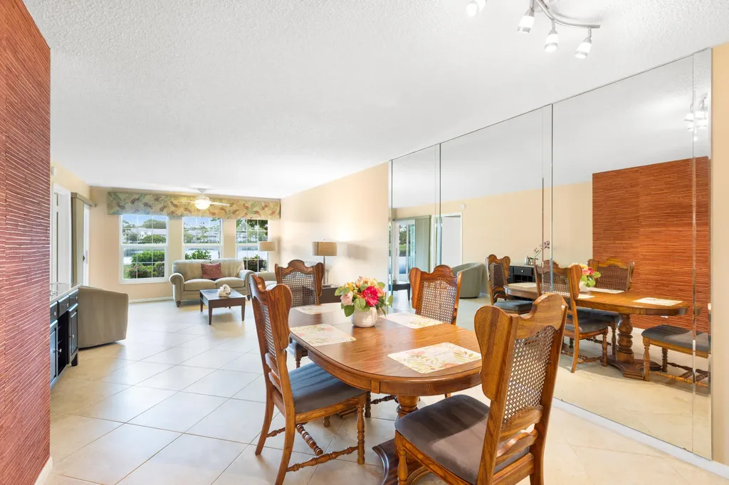 1708 Kings Lake Naples FL 34112